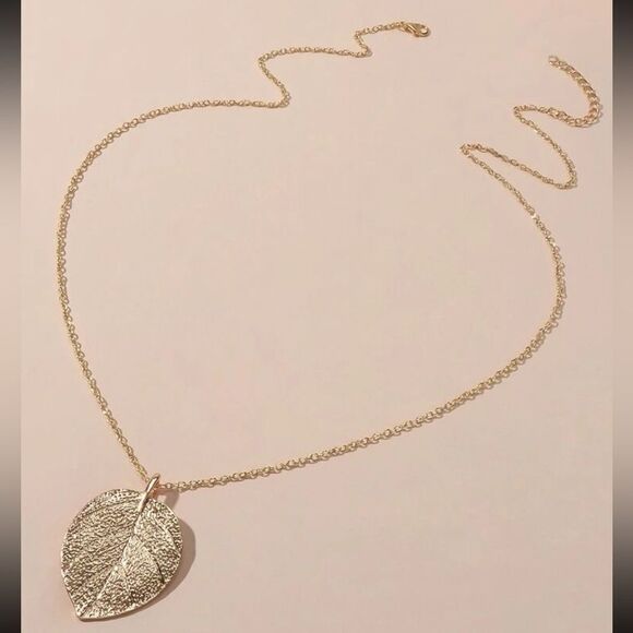 5/$25 PENDANT NECKLACE - Picture 3 of 8